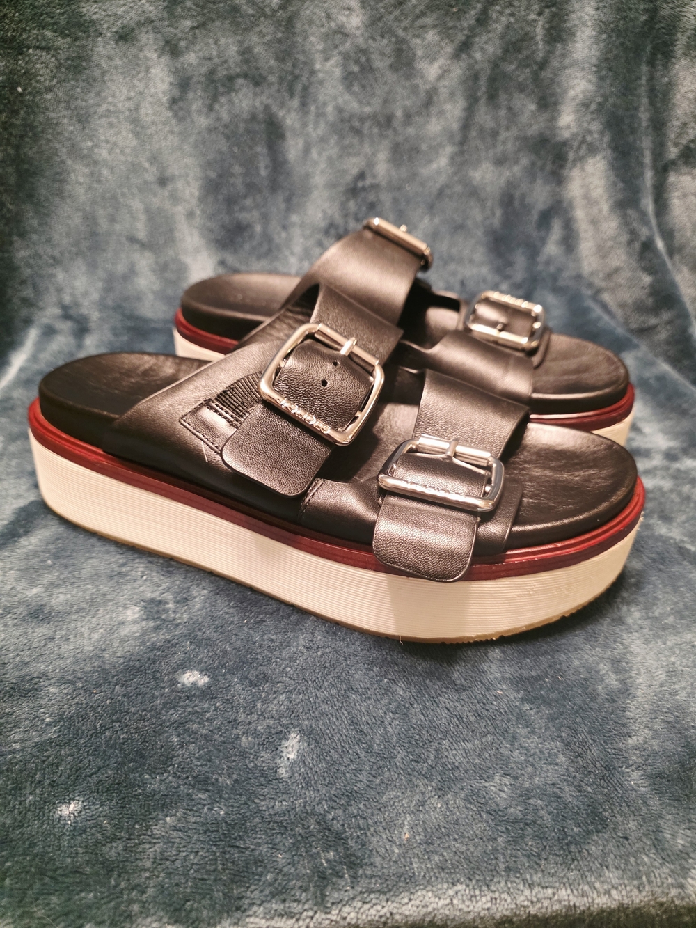 Platform Buckle Slide Sandals in Black
